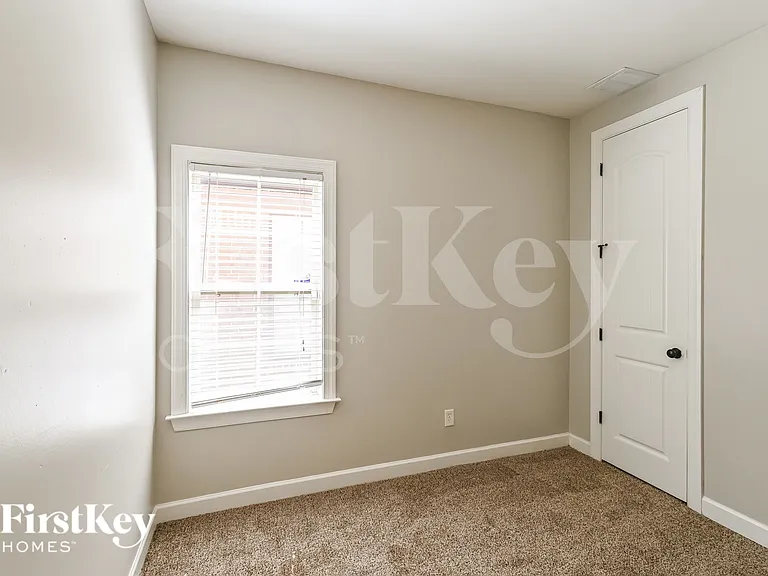 10258 Evening Hill Dr — Photo 11