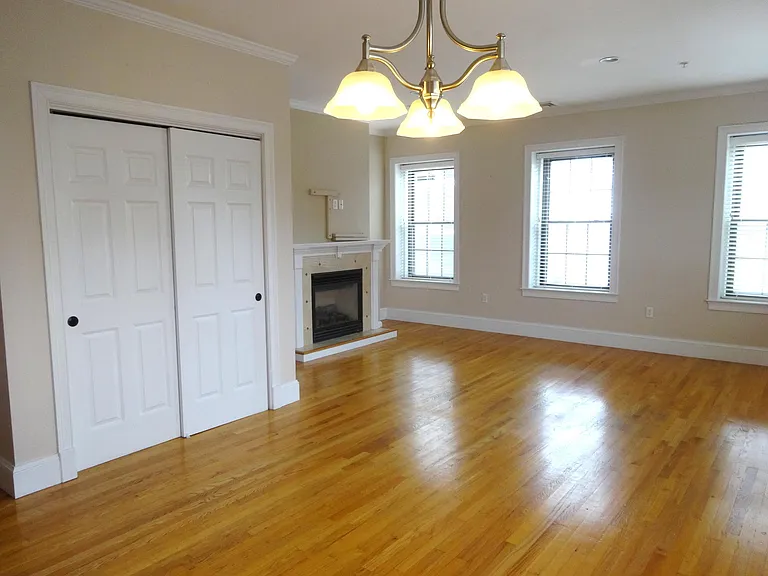 779 E 5th St #3 — Photo 2