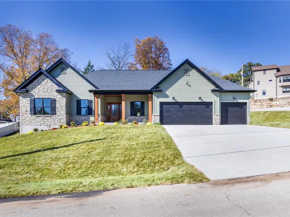 2955 Ozark Dr, Saint Louis, MO 63122