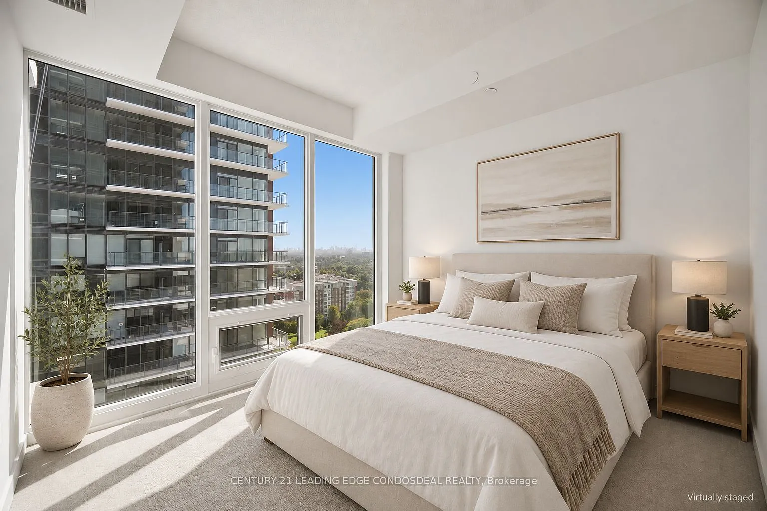 Notting Hill Condos — Photo 1