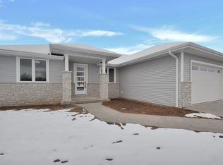 1235 Crescent Sq, Green Bay, WI 54313