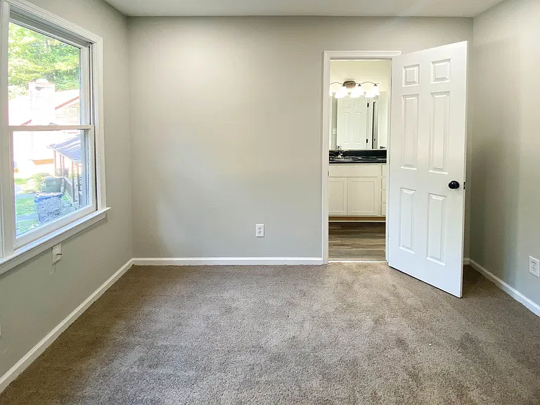 5645 Thea Ln — Photo 14