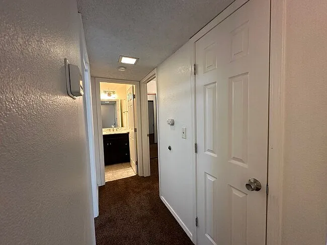 2119 Roundhouse Rd — Photo 2