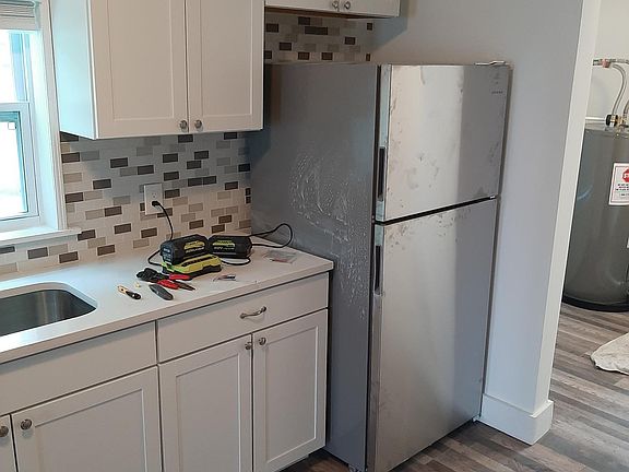 3rd image of 1707 Elsie St