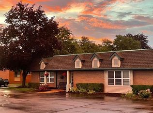 1840 Axtell Dr APT 2, Troy, MI 48084