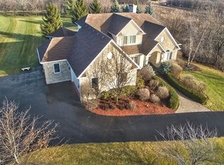 9110 Loch Glen Dr, Crystal Lake, IL 60014