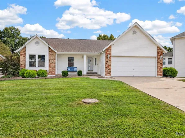 2335 Federalist Pl, O'Fallon, MO 63368