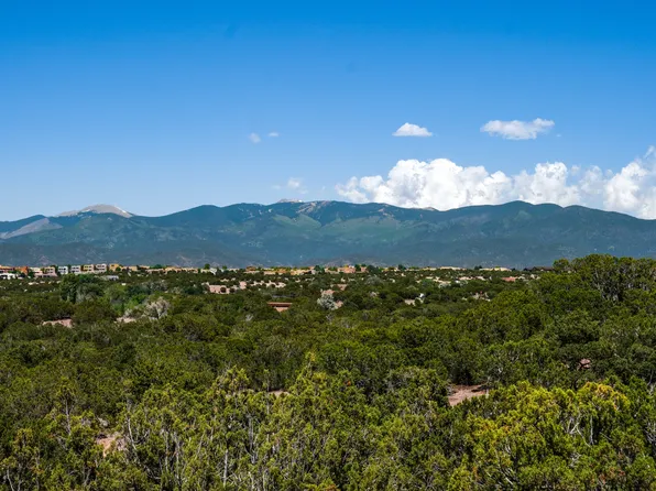 76 Camino Peralta, Santa Fe, NM 87507