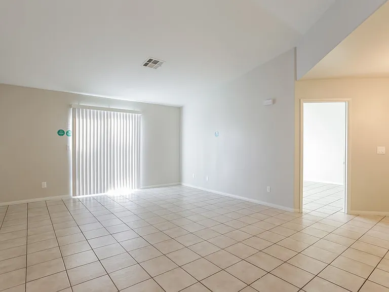 477 Wright Way — Photo 3