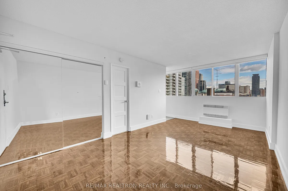 Building Photo - 33 Isabella St #2505