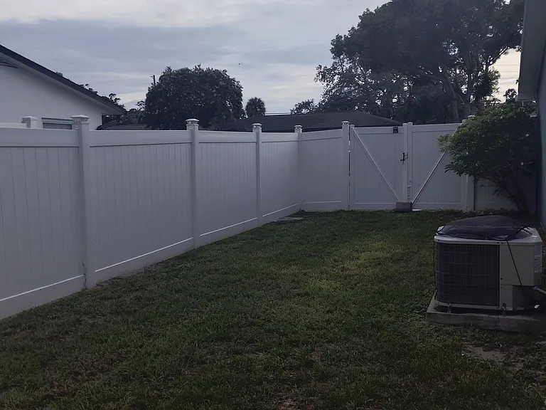 1751 Kenilworth Dr — Photo 15