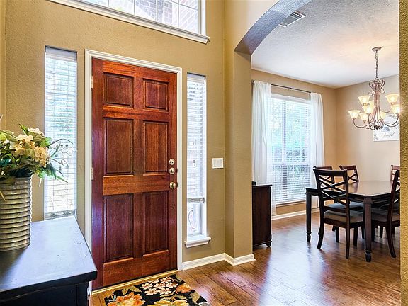 The open foyer gives your home a spacious look and feel
