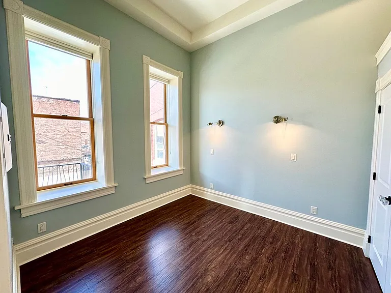 307 N Pearl St — Photo 24
