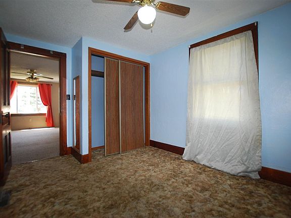 4th image of 425 2nd Ave SW