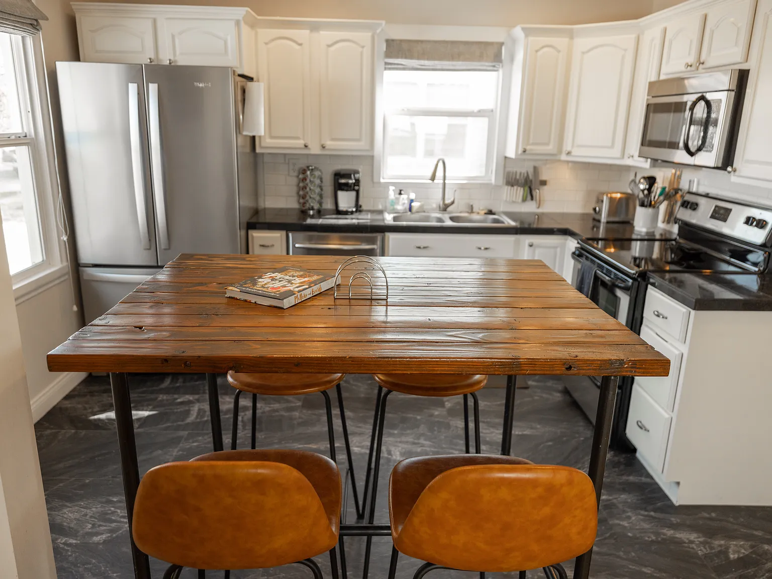 4 bed, 1600 sqft, $3,700 — Photo 3