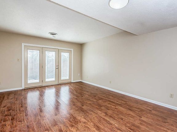 3rd image of 6525 Deane Hill Dr APT 27