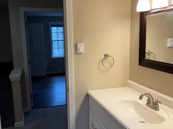 23 Snow Rd, Freeport, ME 04032