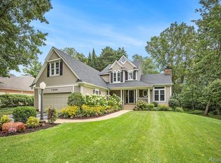 7690 Allen Rd, Clarkston, MI 48348