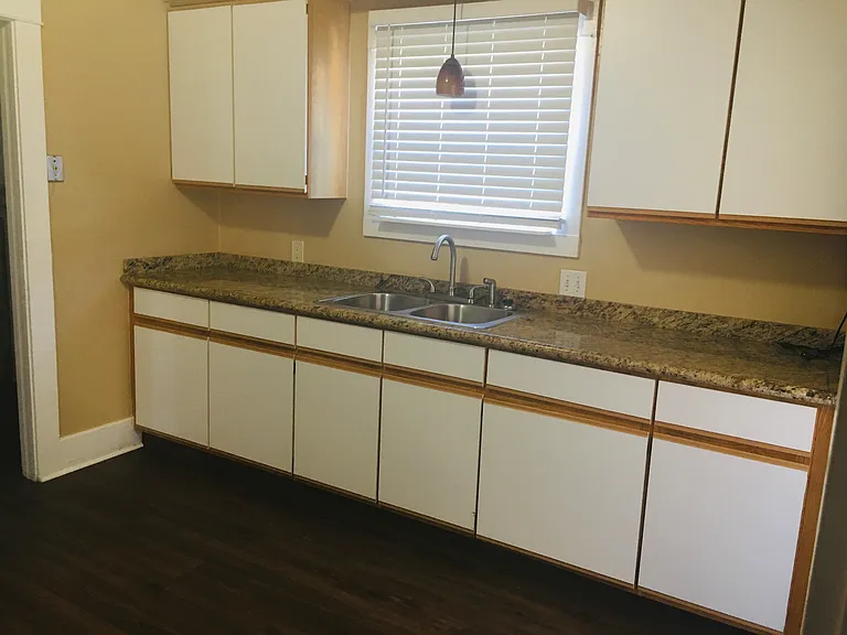 1448 Ash St — Photo 3