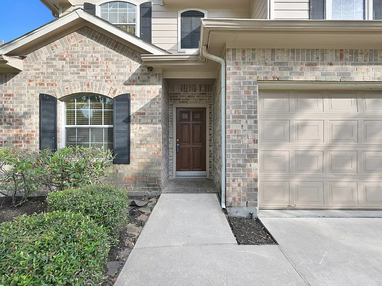 1443 Meadowhigh Ln — Photo 3