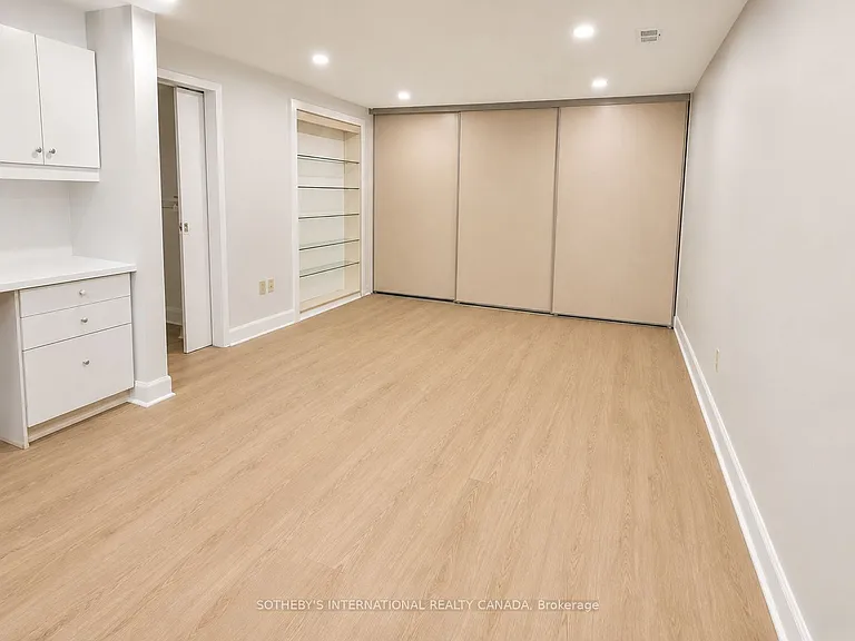 9 Lloydminster Cres — Photo 17