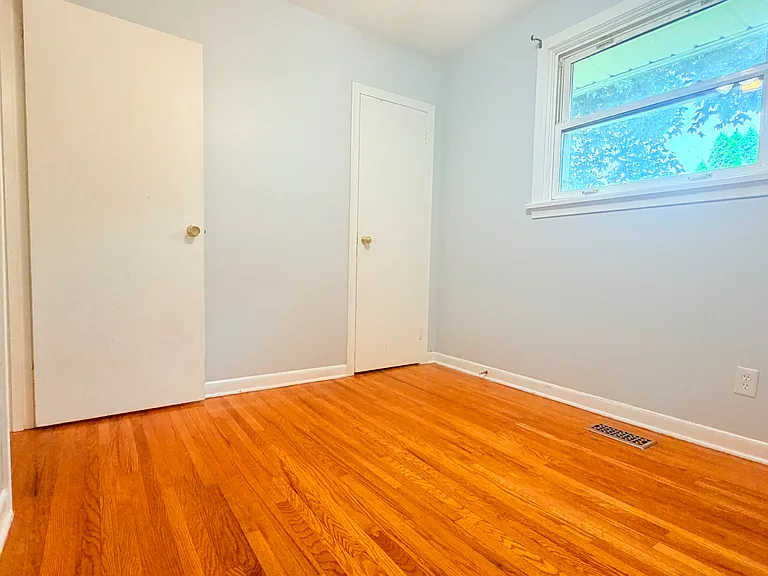 78 Massey Cres — Photo 17
