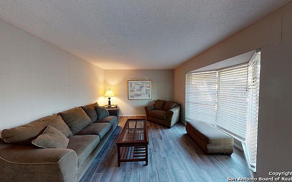 5th image of 3707 Chartwell Dr
