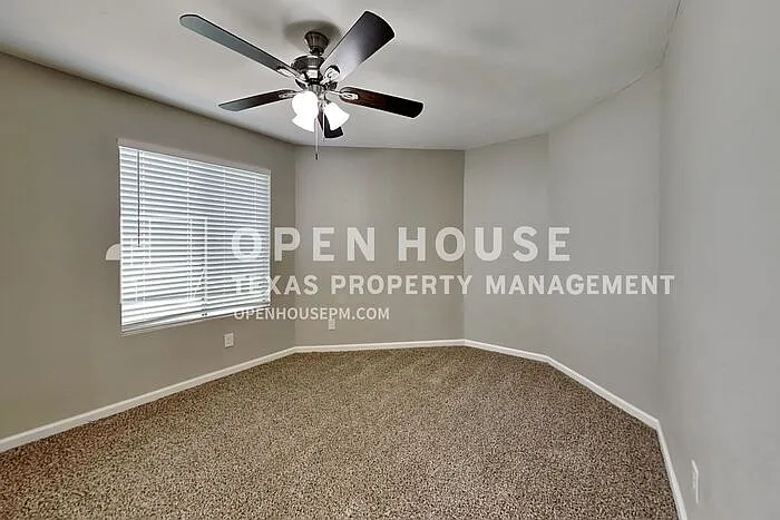 8607 Pines Place Dr — Photo 13