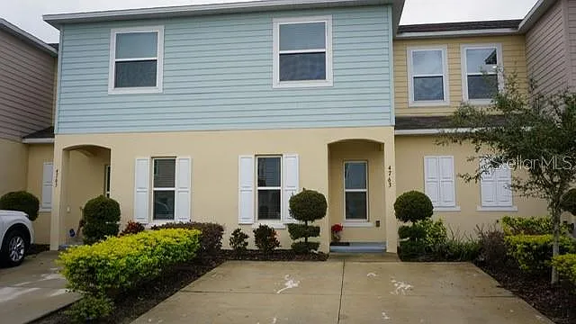 3 bed, 2.5 bath, 1762 sqft, $2,350 — Photo 1
