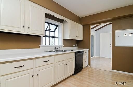 3rd image of 66 W Harvey Ave