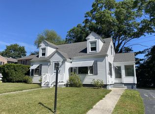 33 E Briggs Rd, Westport, MA 02790
