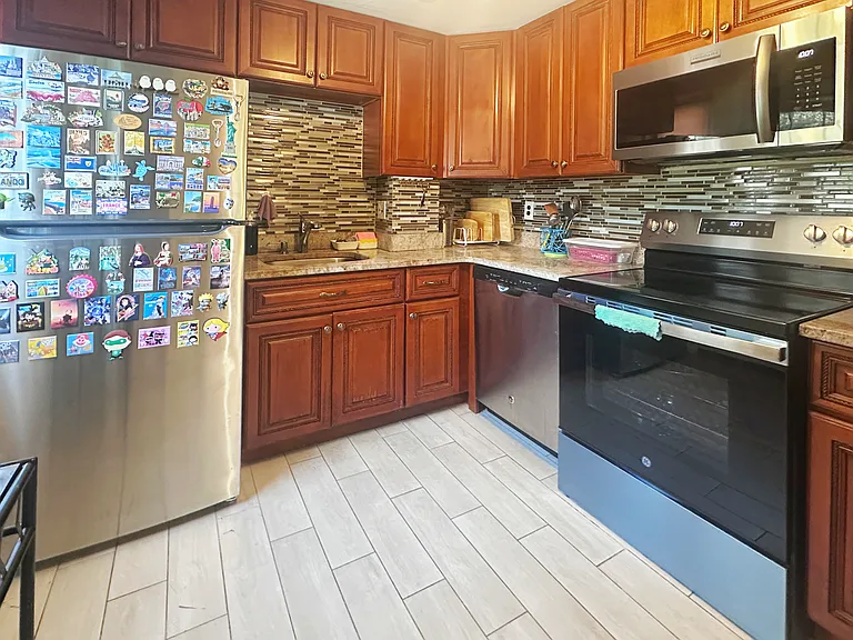 14 Emerson Gardens Rd #14 — Photo 6