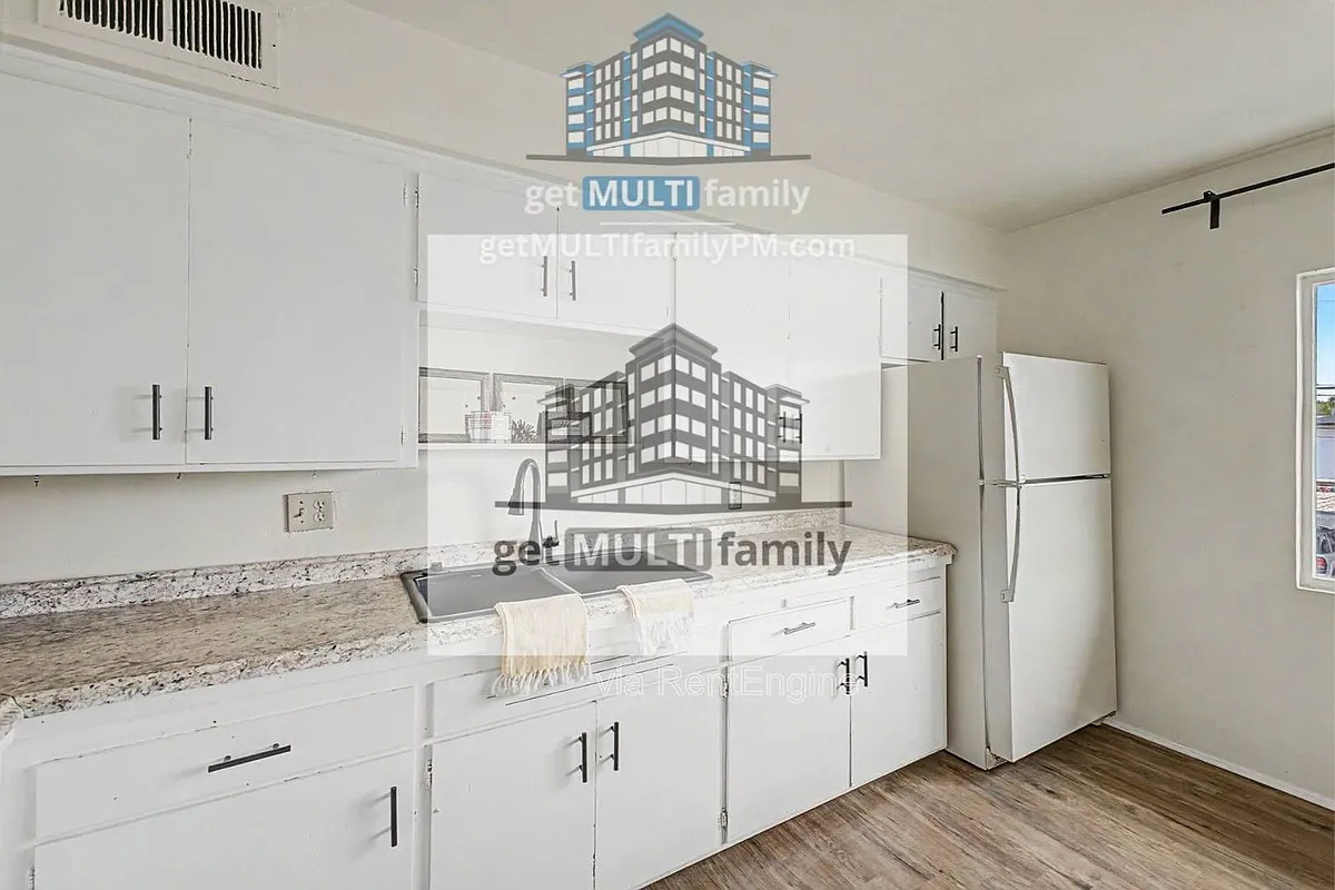 Building Photo - 4325 N 26th St #13