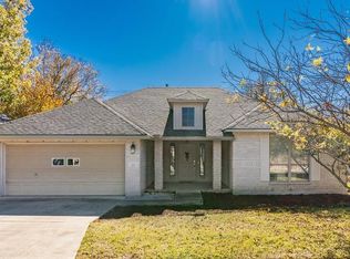 325 Chase Oaks Pl, Fredericksburg, TX 78624