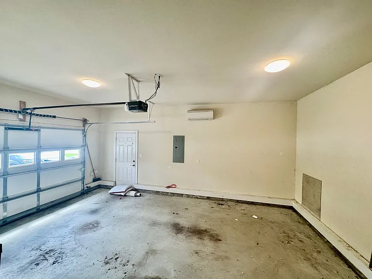 113 Crocker St — Photo 8