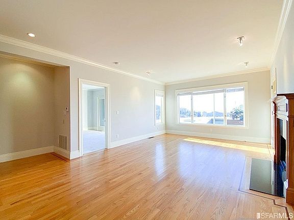 3rd image of 370 Upper Ter APT 3