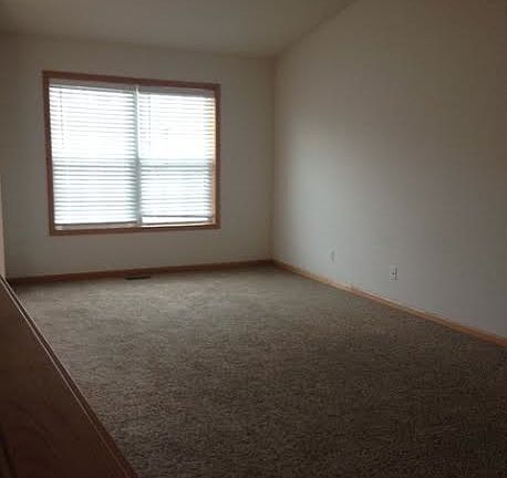 4th image of 1031 Wasek Dr Unit 1