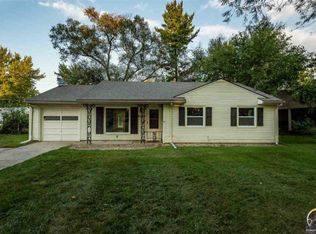 2504 SW Moundview Dr, Topeka, KS 66614