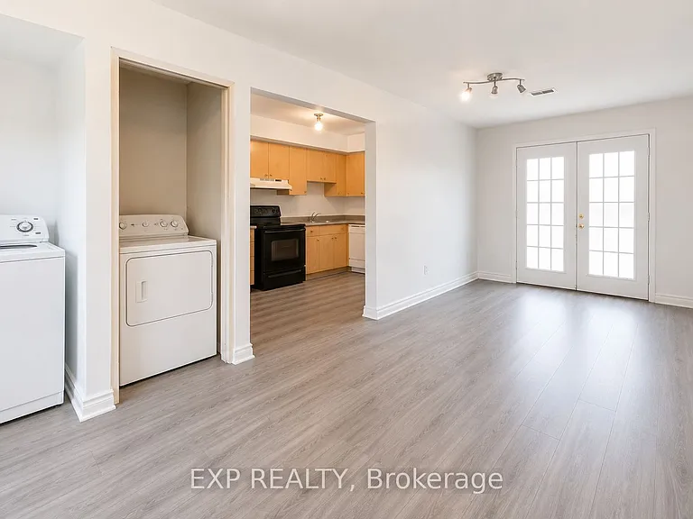 3005 Islington Ave W #E — Photo 8