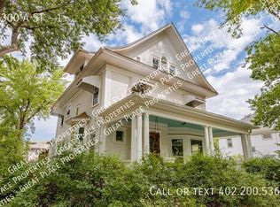 2300 A St APT 1, Lincoln, NE 68502