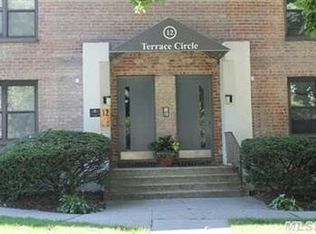 12 Terrace Cir APT 2A, Great Neck, NY 11021