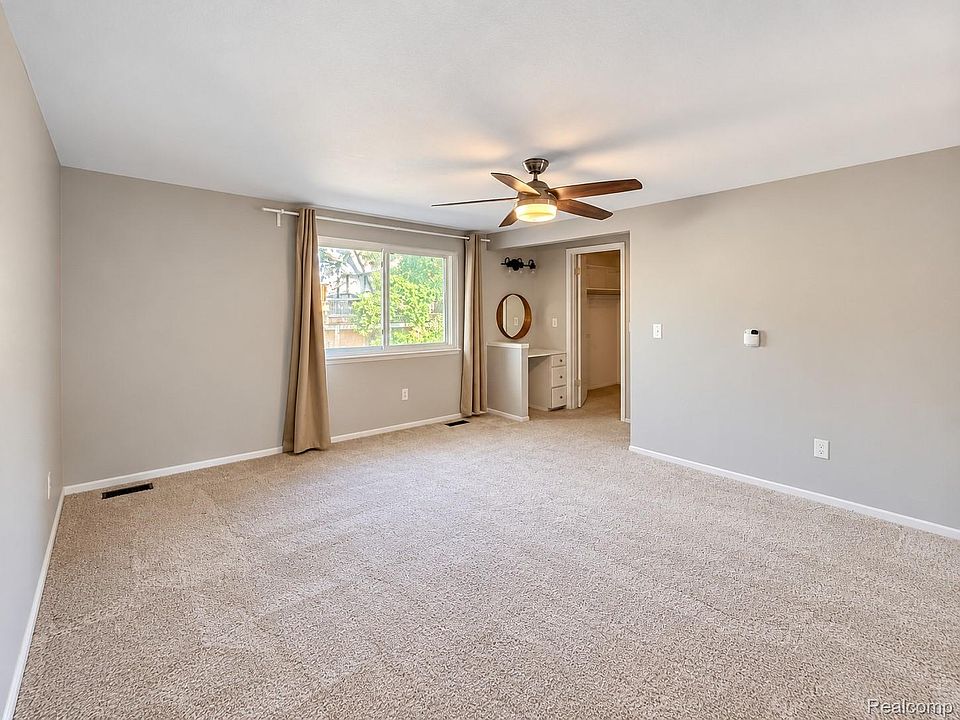 904 Williamsburg Ct, photo 8