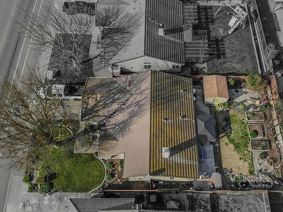 3rd image of 1474 E J St