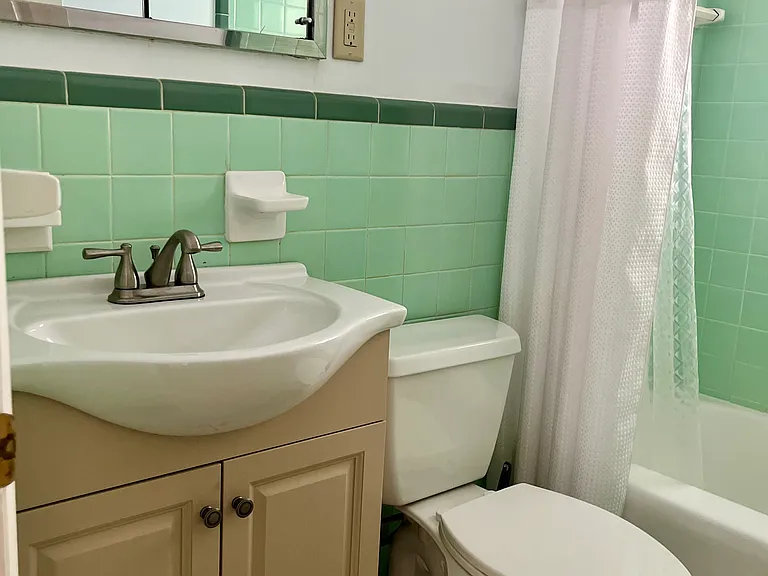 4215 Coffee Dr SW — Photo 7