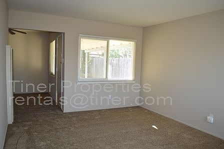 3rd image of 3816 Elkhorn Blvd