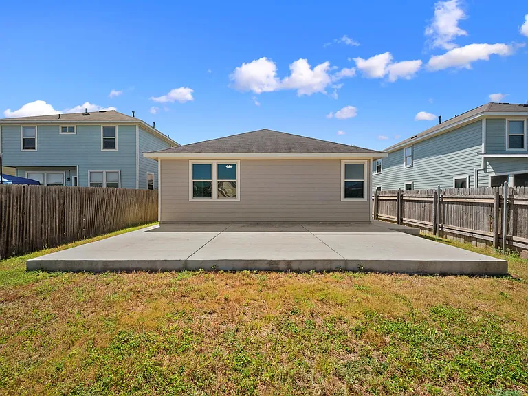 374 Triumph Rd — Photo 30