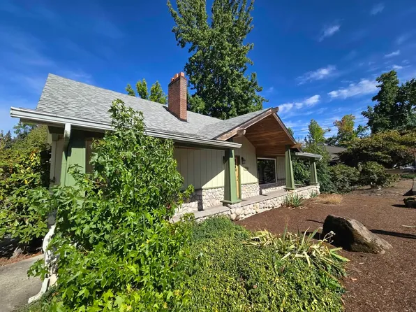 21730 Willamette Dr #1, West Linn, OR 97068