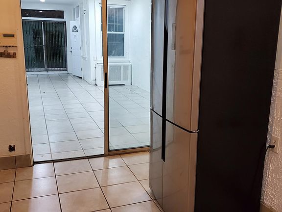 4th image of 4040 E Roosevelt Blvd Floor 1