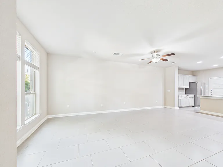 13800 Lyndhurst St #52 — Photo 5