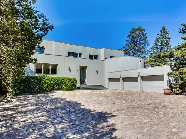 28 Shore Dr, Portage, IN 46368